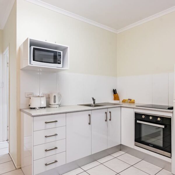 studio-apartment-units-trinity-beach-pacific-australia-apartaments-rent-adventure-travel 3