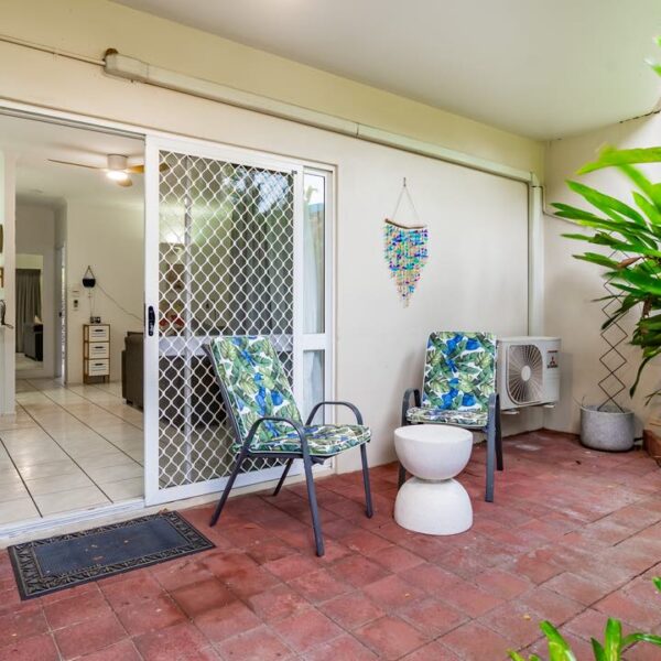 suite-familiar-apartment-units-trinity-beach-pacific-australia-apartaments-rent-adventure-travel 18